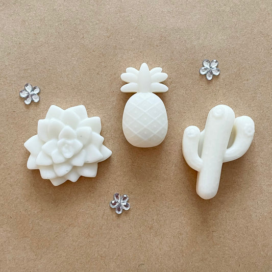 Sandalwood and Vanilla - Recycled Wax Melts in Assorted Shapes (3x)